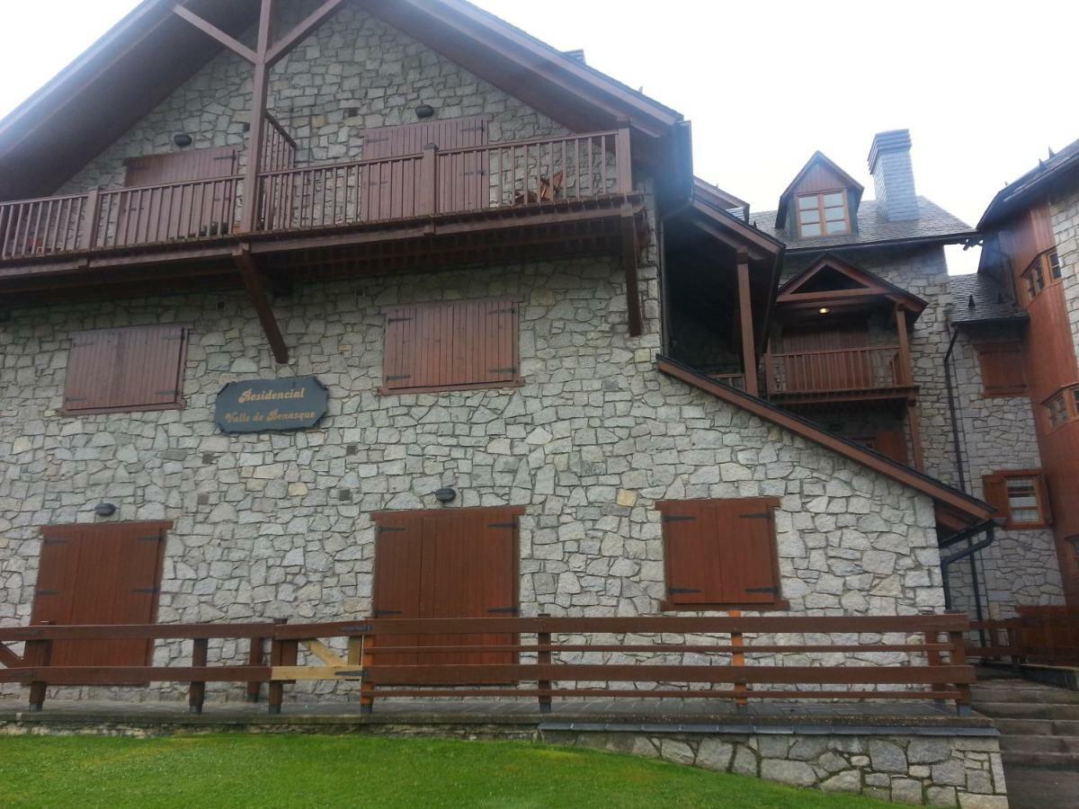 Residencial Valle De Benasque Exteriör bild