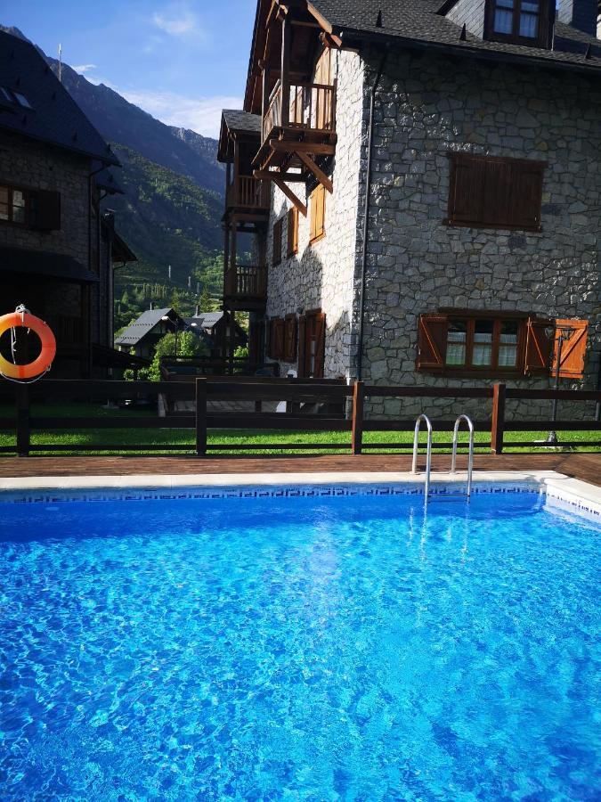 Residencial Valle De Benasque Exteriör bild